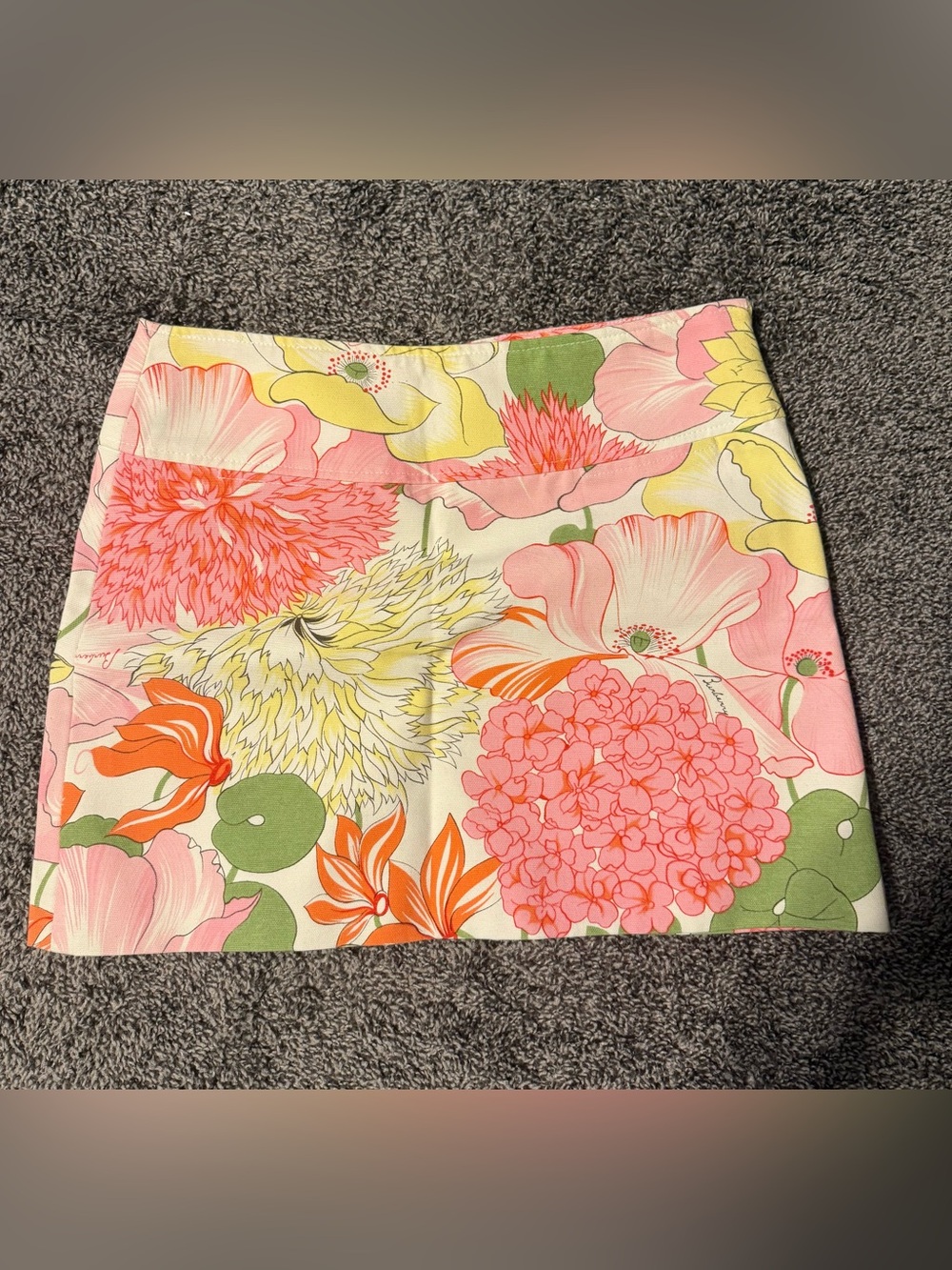 NWOT Burberry mini skirt floral size 4